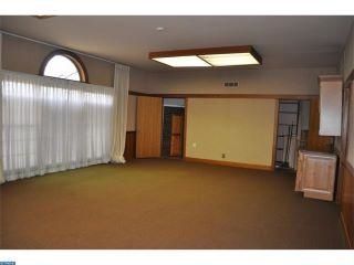275 Yardley Ave, Levittown, PA 19054
